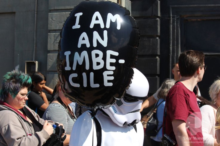 “I am an imbecile” helium balloons