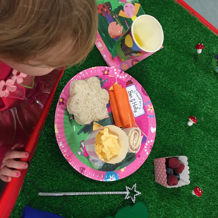 Ben & Holly's little kingdom party ideas 