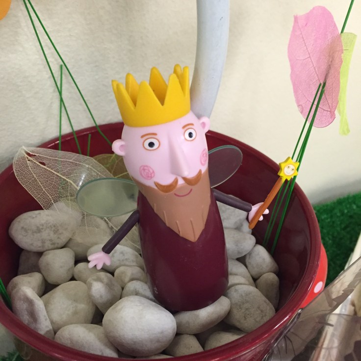Ben & Holly's little kingdom party ideas 