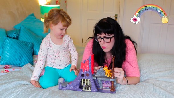 Lion Guard Hyena's Hideout Review