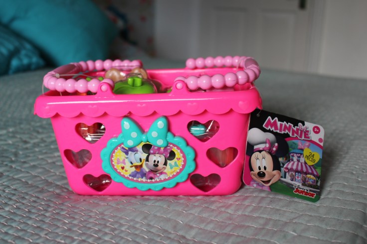 Minnie's Happy Helpers Shopping Basket