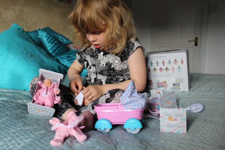 Tinsy Winsy Weeny Tots Dolls Review