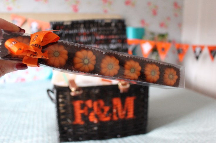 Halloween Pumpkin Praline Stick Pack