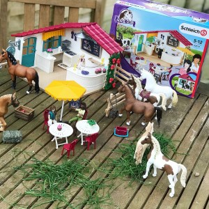 Schleich Horse Club Riders Cafe Playset Review