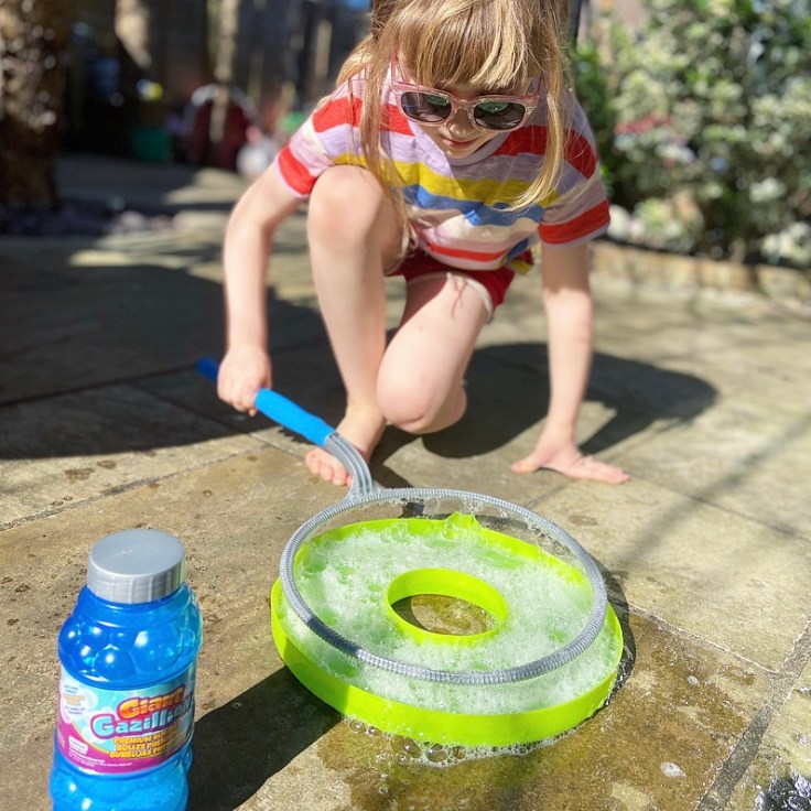 Gazillion Bubbles Giant Wand